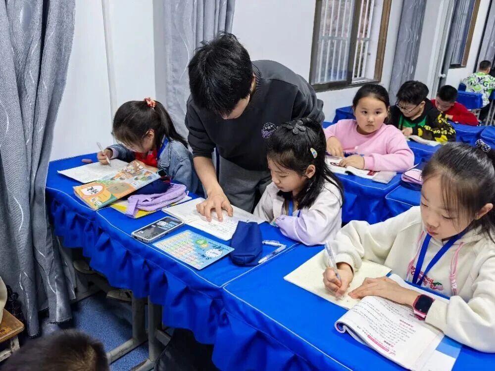 当老小孩遇上小小孩，“老幼共托”真能双向奔赴？